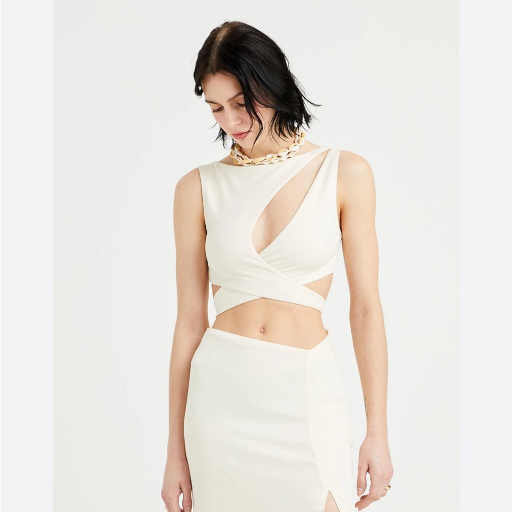 IAMNOTBASIC Alexa Top